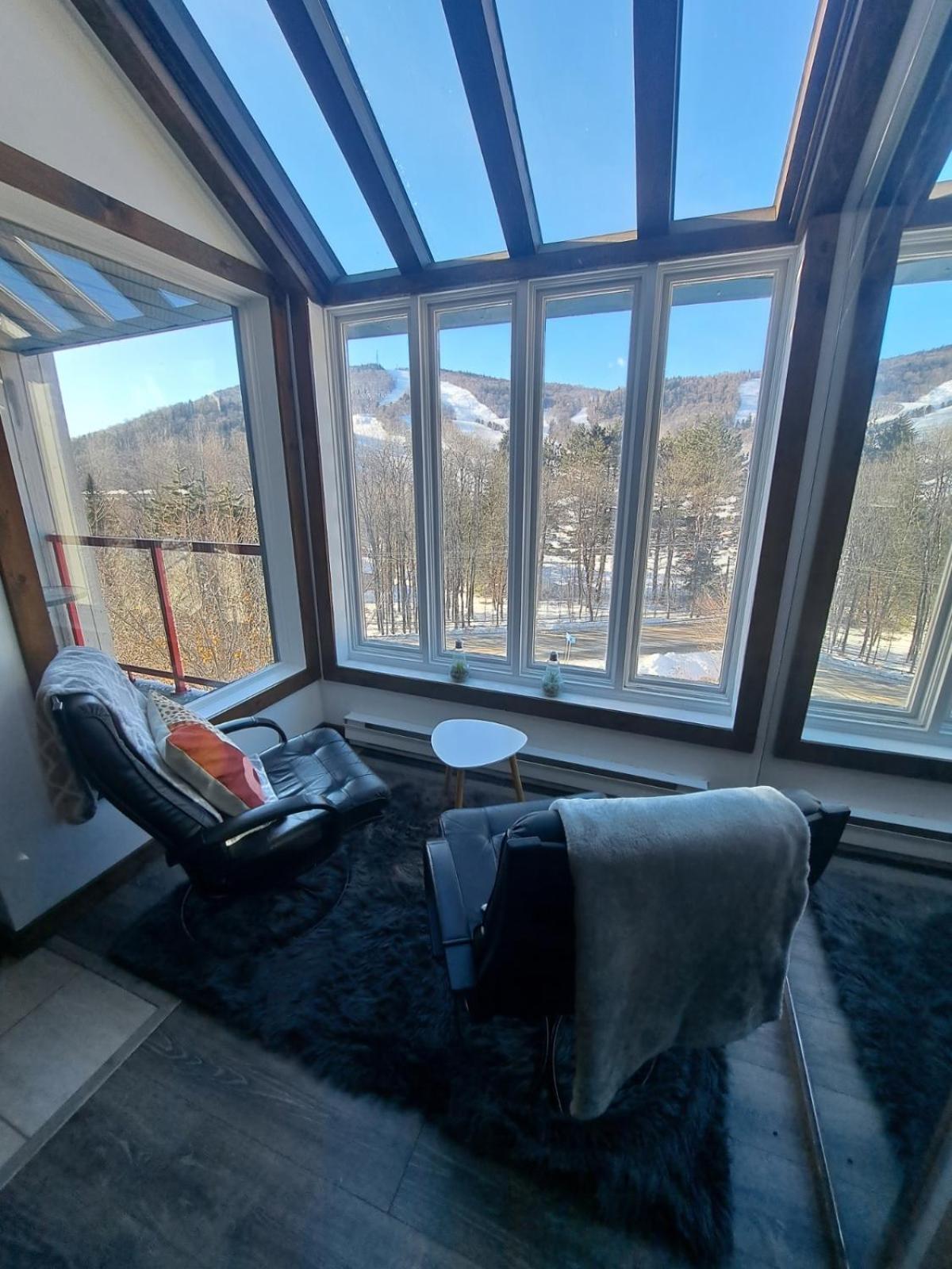 Superbe Condo Face Aux Pentes De Ski Stoneham!!! Kültér fotó