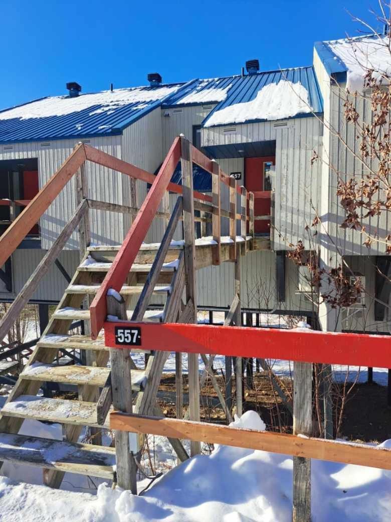 Superbe Condo Face Aux Pentes De Ski Stoneham!!! Kültér fotó